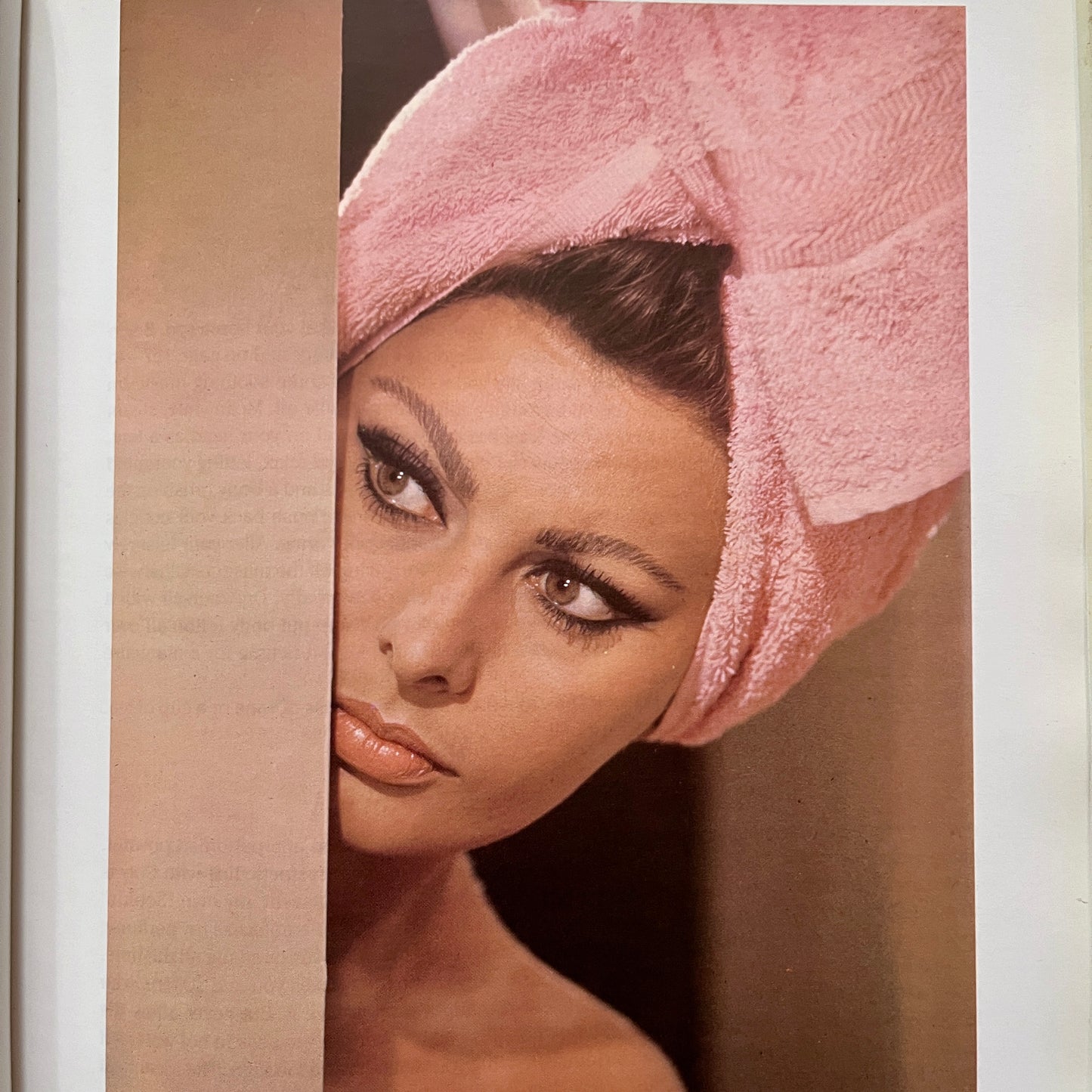 SIGNED Sophia Loren Women & Beauty First Edition